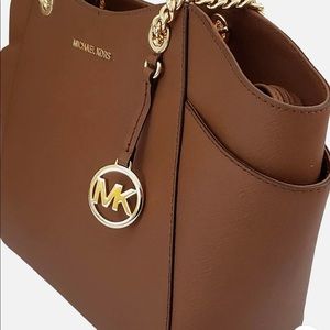 Michael Kors Jet Set Travel Chain Shoulder Tote